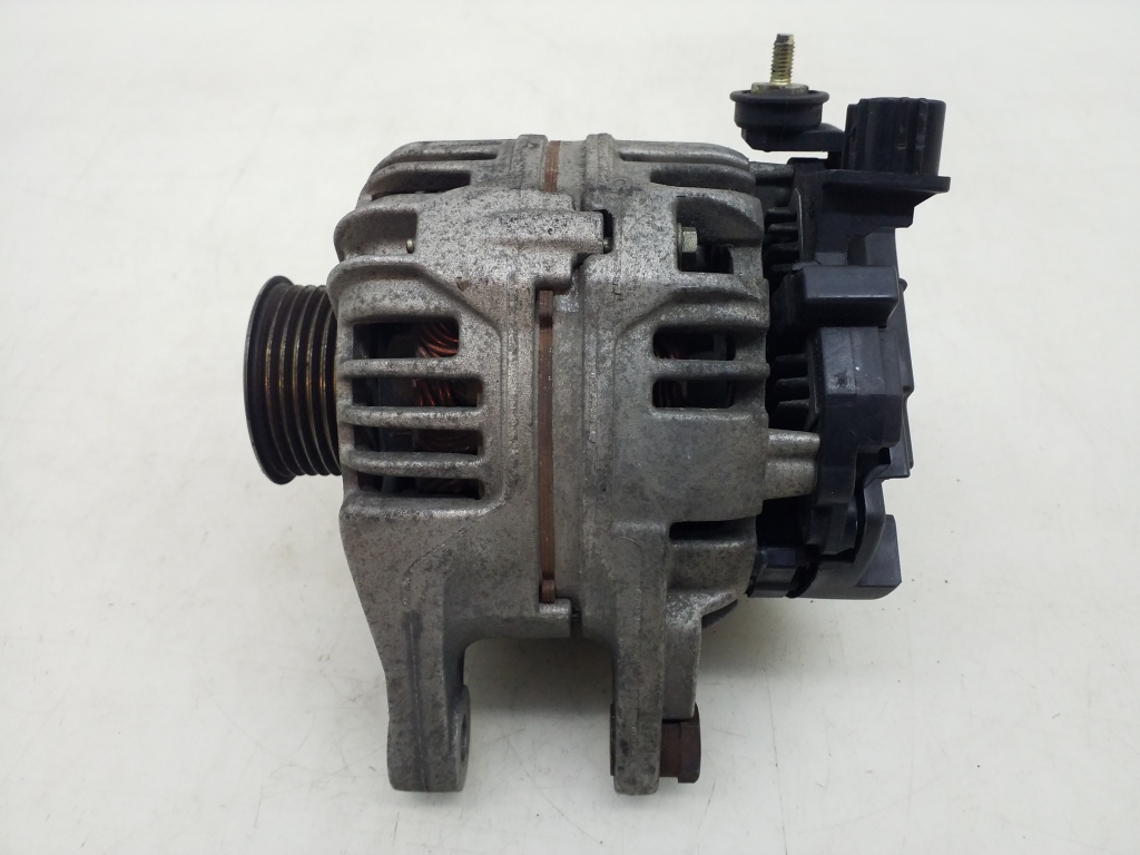 TOYOTA Corolla 9 generation E120/E130 (2000-2007) Alternator 270600D030 18786396