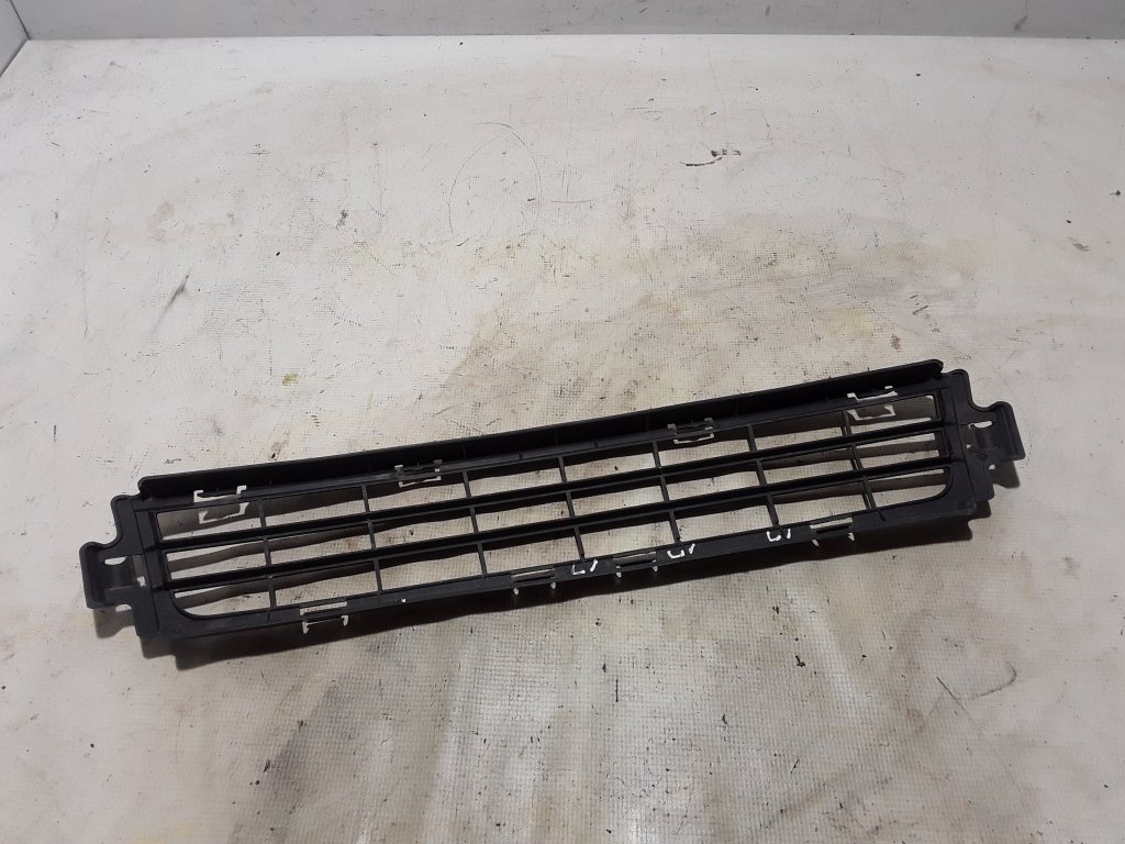 VOLVO V50 1 generation (2003-2012) Främre stötfångare Nedre Grill 30744911 21052762