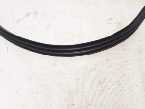  Front door sealing rubber 