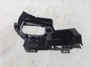  Front bumper bracket 