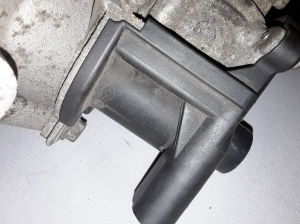  EGR valve 