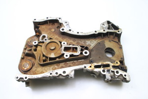  Engine chain cover 