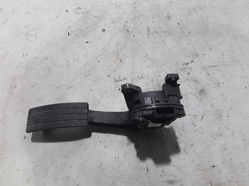 SMART Forfour 2 generation (2015-2023) Throttle Pedal 180023357R 21051972