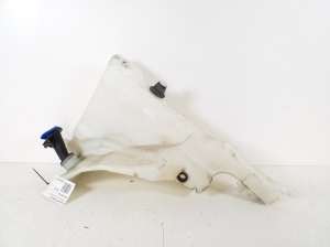  Windscreen washer tank front 