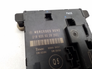 Mercedes Benz CLS-Class 219 (2004–2010) Rear side door control unit a2198200226 - 2