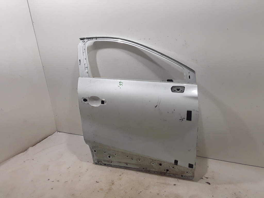 RENAULT Captur 2 generation (2019-2023) Front Right Door 801005317R 21051803