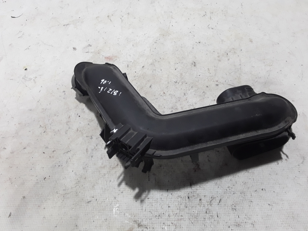 SEAT Ibiza 5 generation (2017-2023) шланг радиатора интеркулера 04C145673 21053460