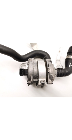 Porsche Taycan 9J1 (2019–2026) Auxiliary water pump 9J165567E - 4