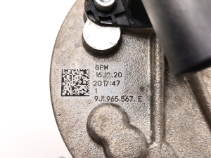 Porsche Taycan 9J1 (2019–2026) Auxiliary water pump 9J1965567E - 2