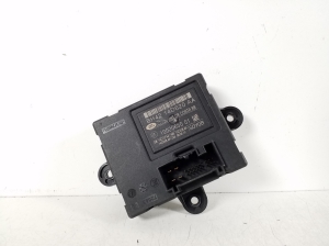   Rear side door control unit 