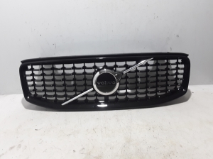  Front grille 