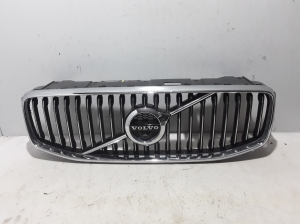  Front grille 