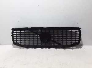  Front grille 