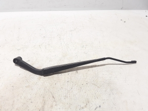  Windshield wiper blade 