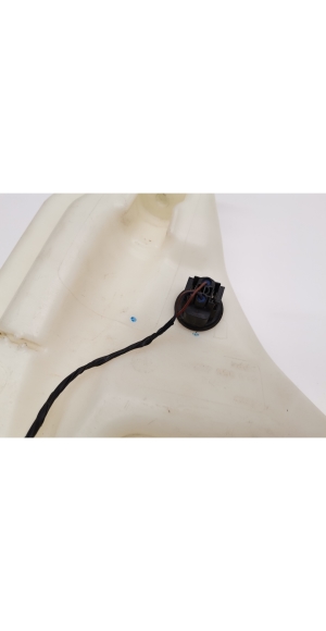 AUDI Q7 (2006–2015) Front washer fluid reservoir 4L0955453 - 2