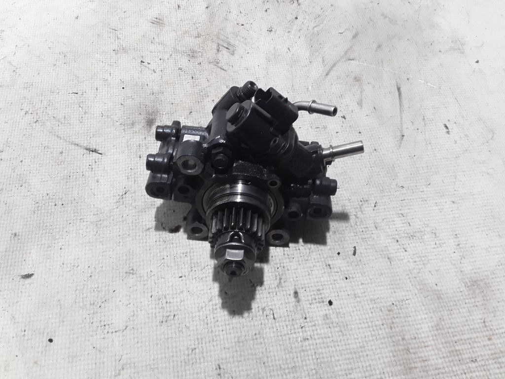 Used RENAULT Master Fuel pump 167008683R