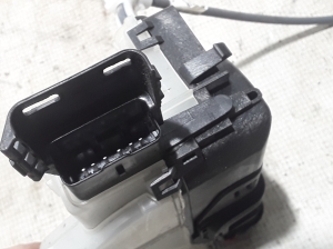 Peugeot 208 (2019–2026) Rear side door lock 9829285480 - 3