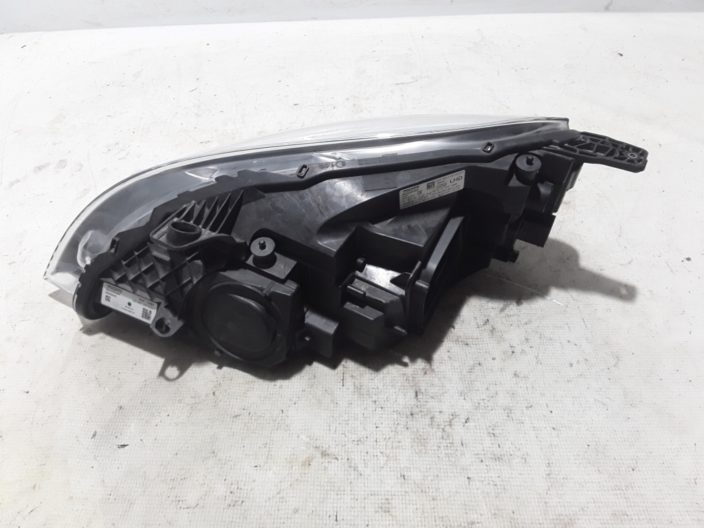 Used VOLVO V40 Headlights 32228484