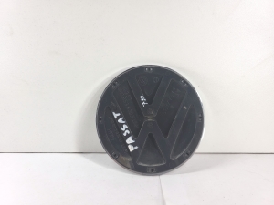 Volkswagen Passat B7 (2010–2014) Emblem 5M0853630B - 2