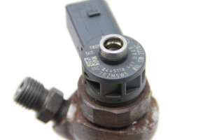  Fuel injector 