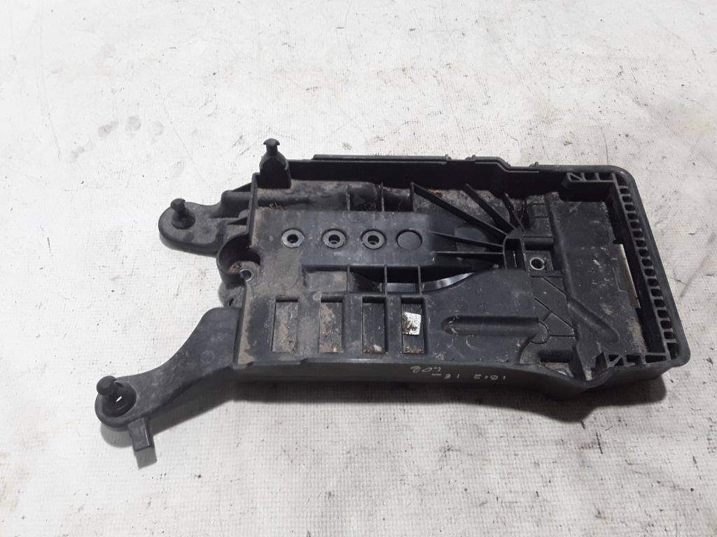 SEAT Ibiza 5 generation (2017-2023) Держатель аккумулятора 2Q0915331 21052933