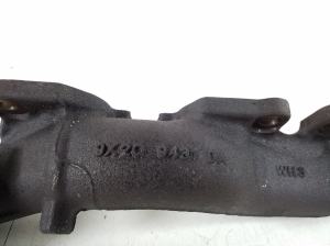  Exhaust manifold 