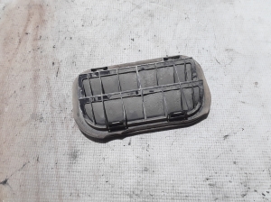 Volkswagen Caddy III (2004–2015) Rear fender vent grille 7L0819181 - 2