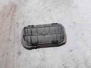 Volkswagen Caddy III (2004–2015) Rear fender vent grille 7L0819181 - 5