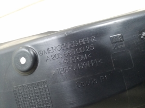 Mercedes Benz C-Class 205 (2014–2021) Esiporitiiva muu osa A2058890025 - 2