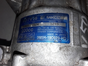  Air conditioner compressor 