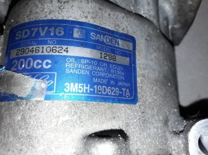  Air conditioner compressor 