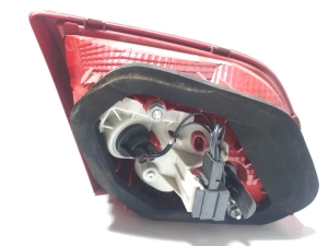 Volkswagen Passat B7 (2010–2014) Tagatuli tagaluugil 3AE945094J - 2