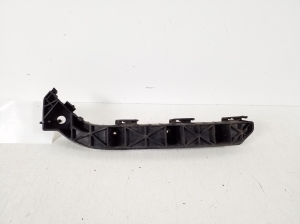 Front bumper bracket - 865153Z000