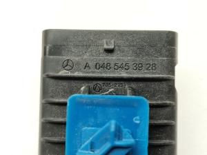 Mercedes Benz EQC N293 (2019–2026) Front parking sensor wiring A0225452526 - 3