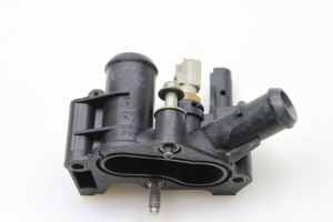 Ford Fiesta V (2002–2008) Termostaadi korpus 7M568K556AG - 3