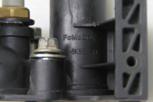 Ford Fiesta V (2002–2008) Termostaadi korpus 7M568K556AG - 4
