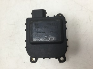Stellmotor Heizungsklappe - 8D2820511E