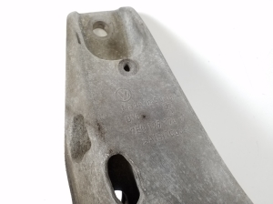 Volkswagen Multivan V (2003–2026) Engine bracket 7E0199370F - 2