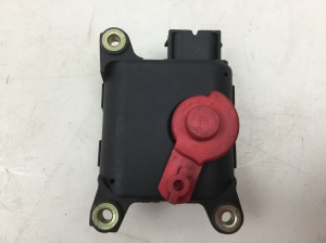 Volkswagen Passat B5 (1997–2005) Stellmotor Heizungsklappe 8D2820511D - 2