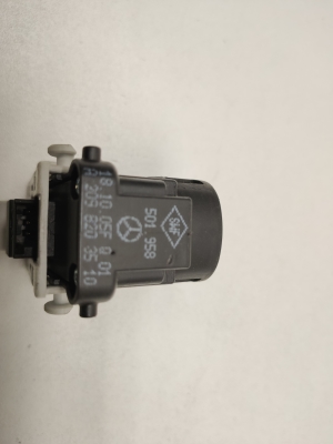 Mercedes Benz CLK-Class 209 (2002–2009) Rear vent window switch A2098203510 - 2