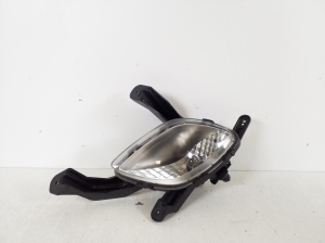 Front bumper fog light - 922071Y0