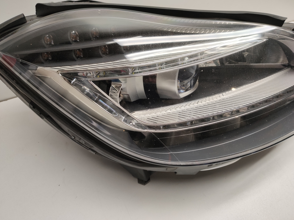 MERCEDES-BENZ CLS-Class C218 (2010-2017) Front Right Headlight A2188202459 21865154