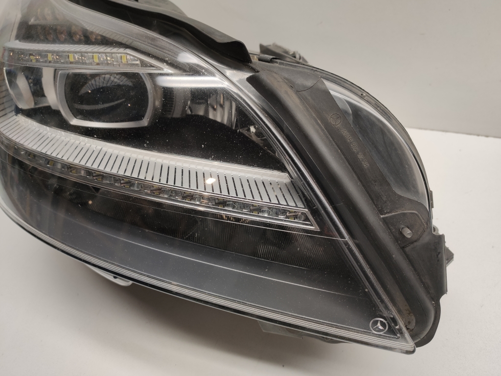 MERCEDES-BENZ CLS-Class C218 (2010-2017) Front Right Headlight A2188202459 21865154