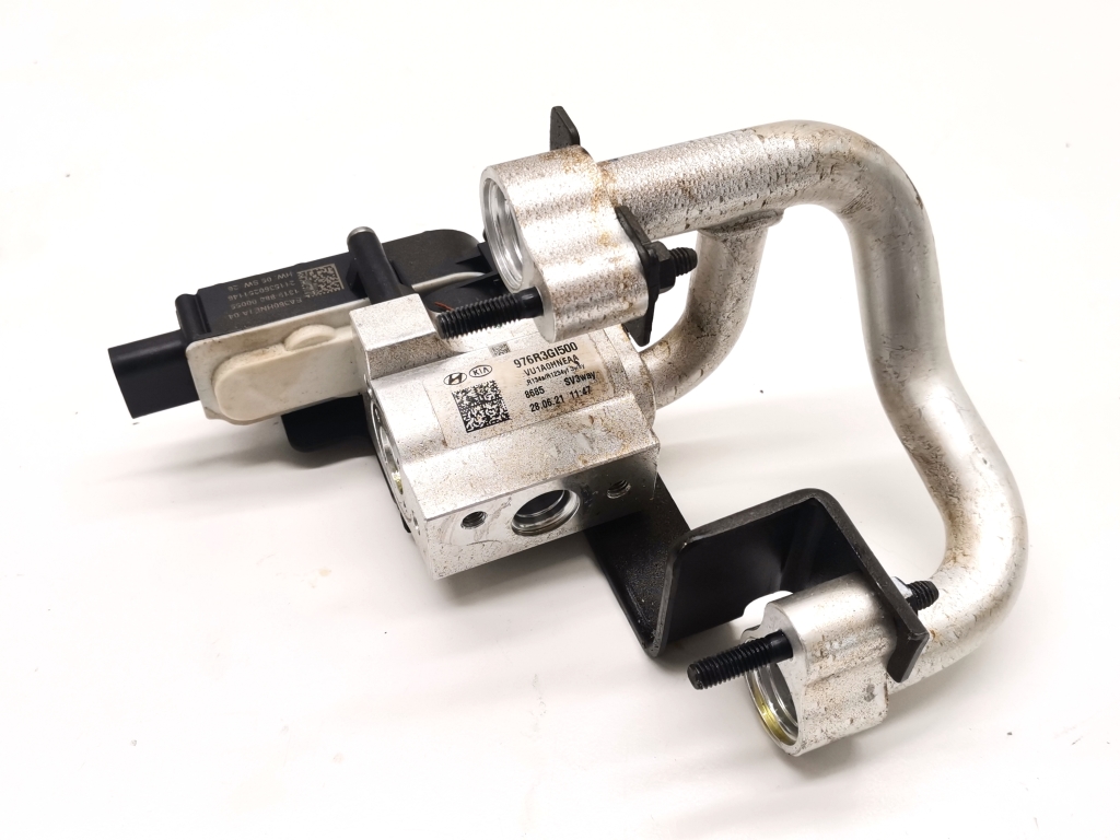 Used Hyundai IONIQ 5 Air conditioner hose valve 976R3GI500