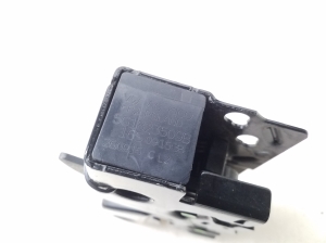 Volkswagen Golf VII (2012–2026) Hood latch 5G1823509B - 2