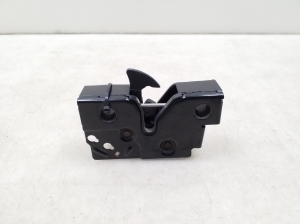 Volkswagen Golf VII (2012–2026) Hood latch 5G1823509B - 3