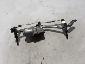  Priekinio stiklo valytuvų mechanizmas 