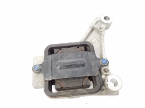 Rear differential bracket - 