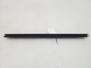 Aizmugurējo sānu durvju stikla iekšējā līste - A2127350365