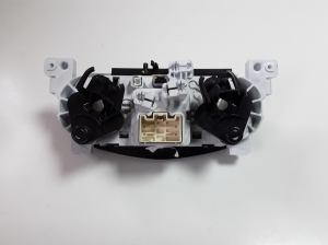  Interior shoulder control panel 